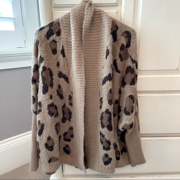Pink Lily Sweaters - NWOT Pink Lily Animal Cardigan